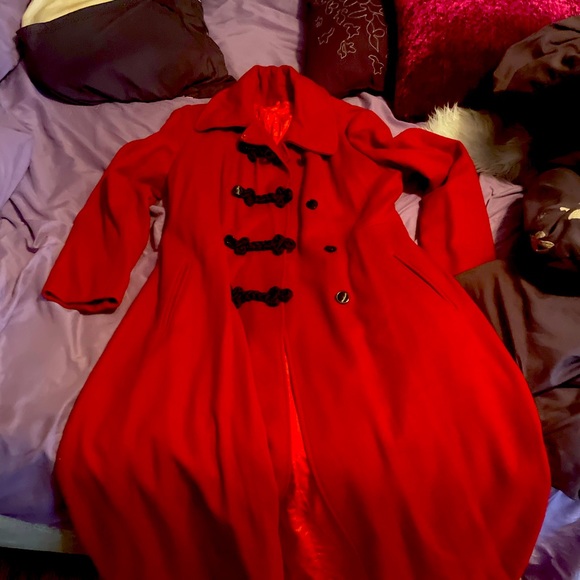 VINTAGE 1060’s Blood red Wool ankle length coat. 1960’s vintage. - Picture 2 of 5